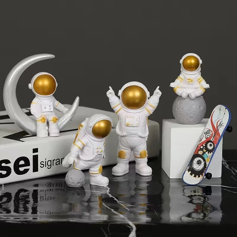 Mini Cosmonaut Figurine Set
